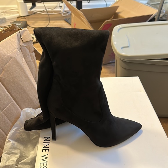 Brand new black suede boots - Picture 2 of 4